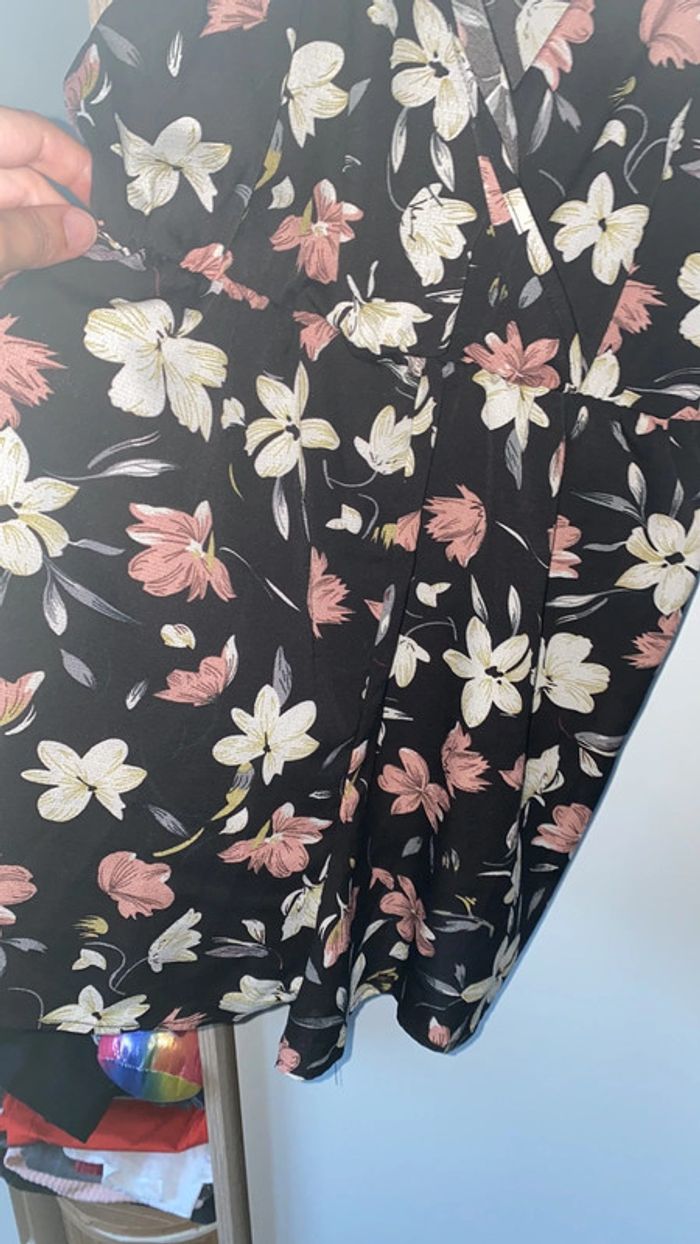 Très joli Combi short fleuri - photo numéro 5