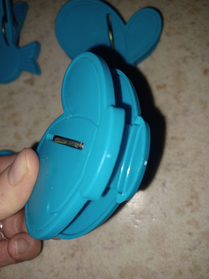 Lot de pinces bleu en plastique - photo numéro 5