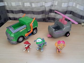 Lot de 2 personnages pat patrouille et leurs véhicules