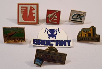Lot de 6 pin's thème banque et assurance