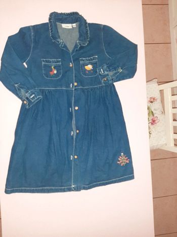 Robe jean rebrodée taille 6ans. Non portée