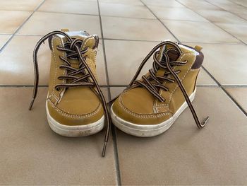 Chaussures T22