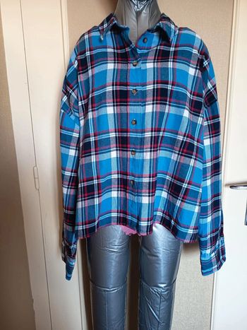 Chemise courte. Très très large. Marque FB Sister (A44)