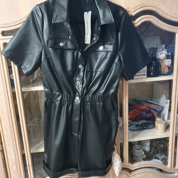 Magnifique Combi short noire Taille 40 Morgan