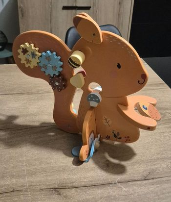 Écureuil d'activités en bois