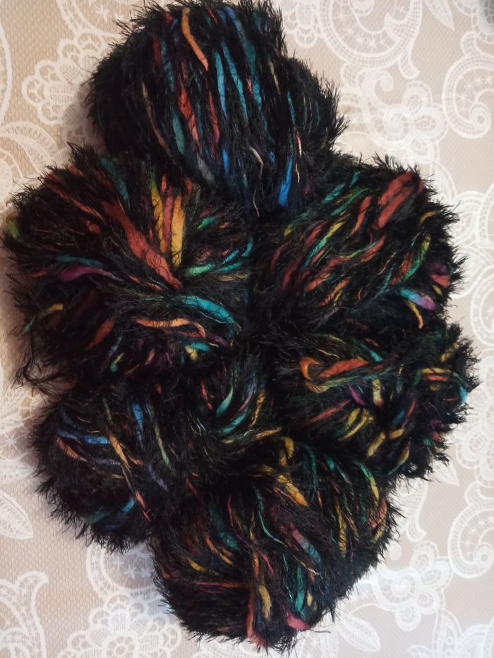 Lot de 6 Pelotes Fantaisies multicolores (environ 50g chacune)