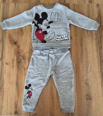 Ensemble jogging disney primark gris