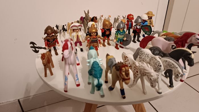 Playmobil figurines et chevaux - photo numéro 4