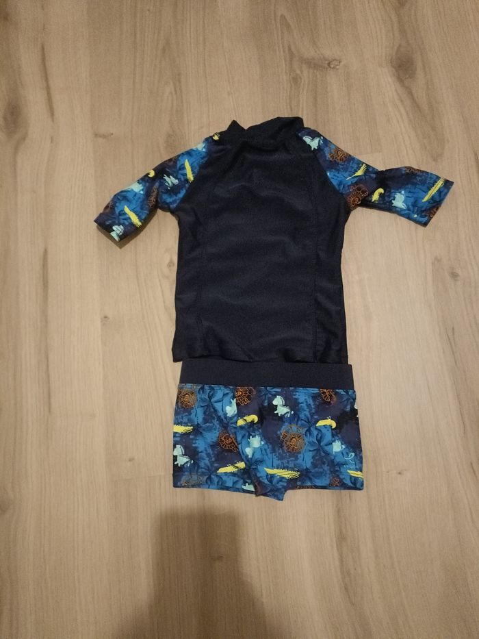 Tee shirt+ short de bain - photo numéro 2