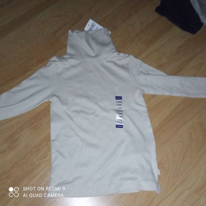 Sous pull neuf 4ans