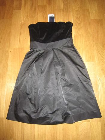 Belle robe noire bustier tommy hilfiger neuve T4=34