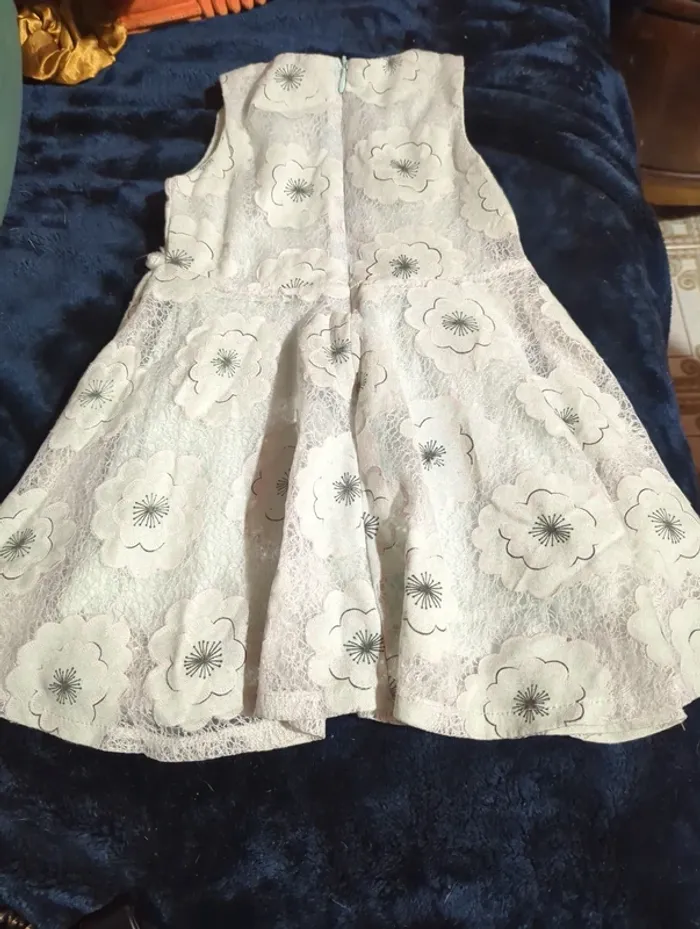 Petite robe de cérémonie - photo numéro 8