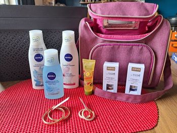 Trousse avec produit neuf