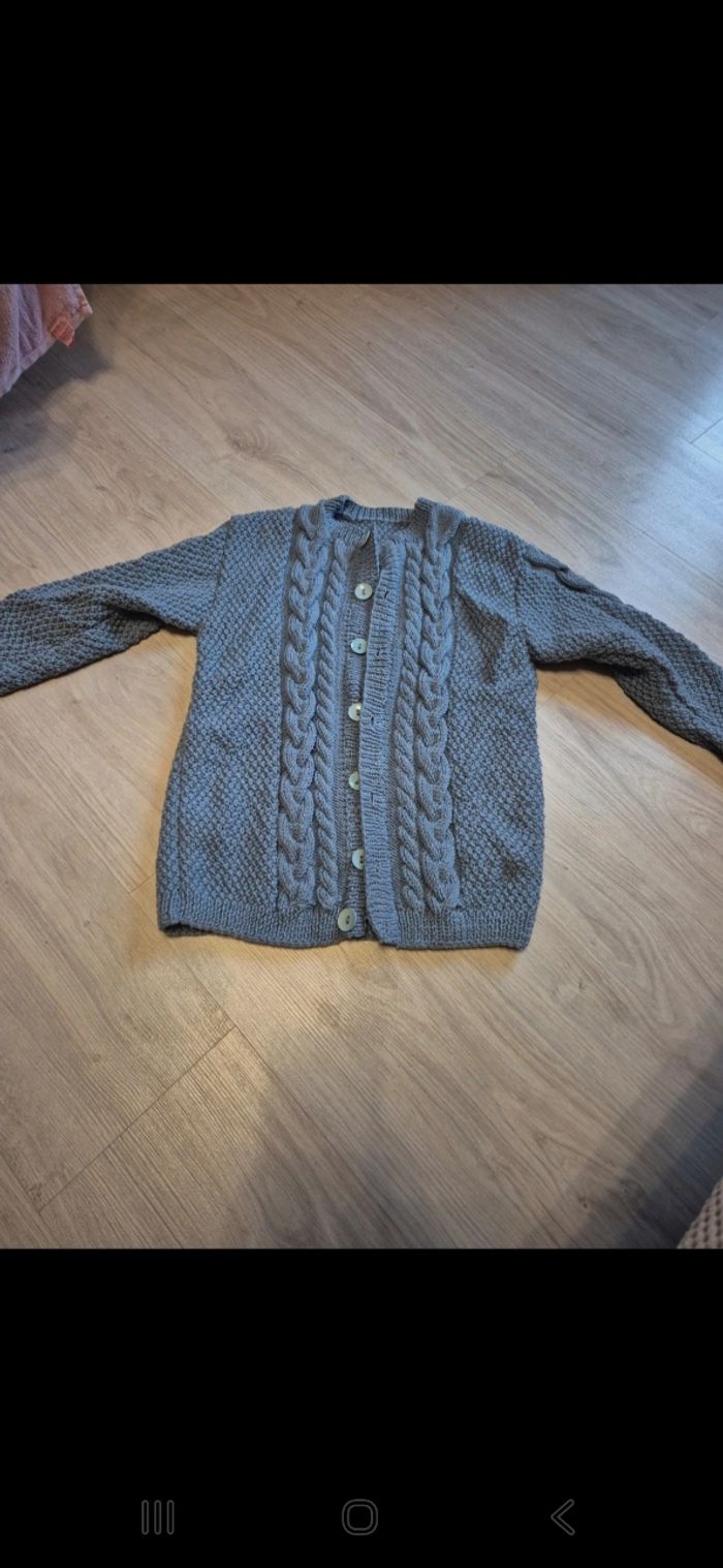 Gilet fait mains garcon 10ans