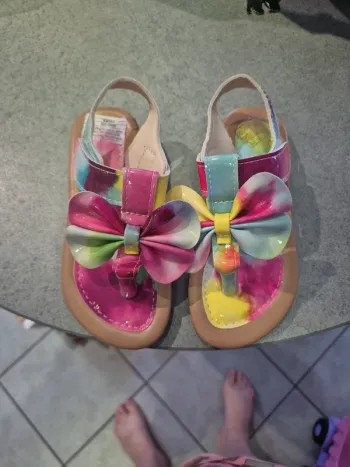 Sandales multicolores à scratch