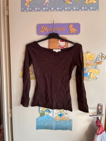 Pull marron à épaules découvertes, taille Xs, marque H&M.