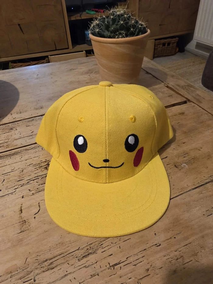 Casquette Pikachu Jaune – L’Accessoire Parfait pour les Fans de Pokémon !