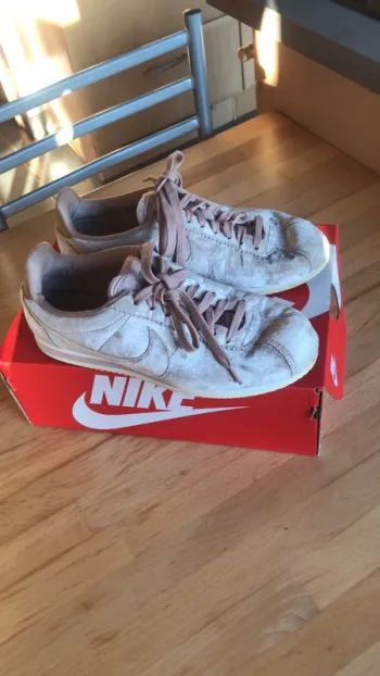 Nike cortez rose daim