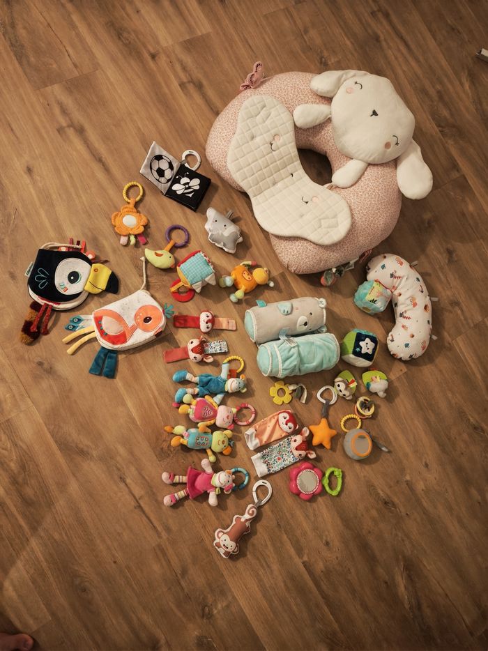 Diverses jouets d'éveil pour bébé