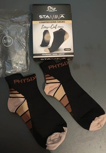 Lot de 2 chaussettes de sport taille S/M neuve