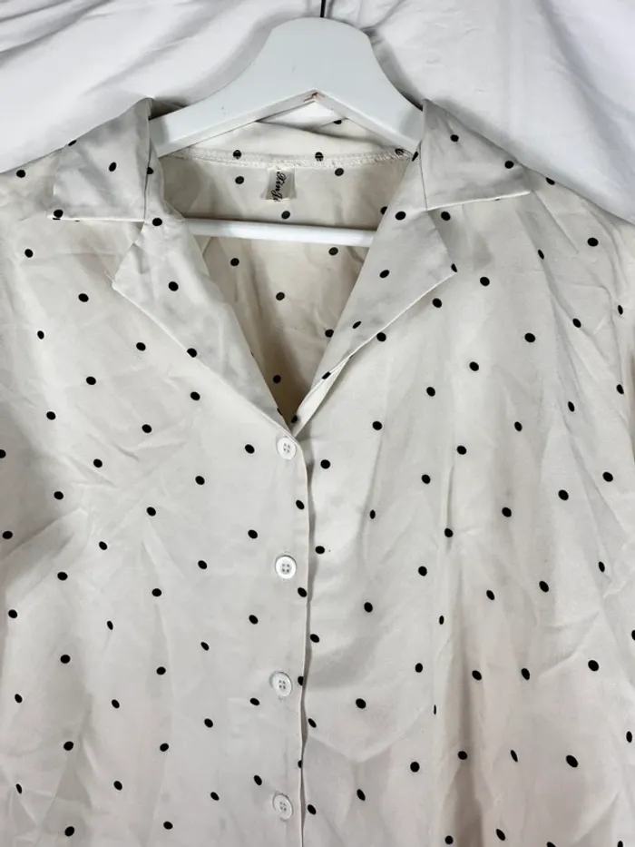 Chemise blanche à petits points noirs YesStyle - photo numéro 4