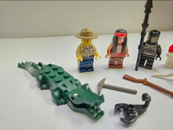 Lot N°3 de mini figurines Lego - photo numéro 2