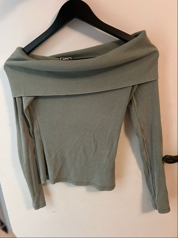 T-shirt épaules dénudées - photo numéro 1