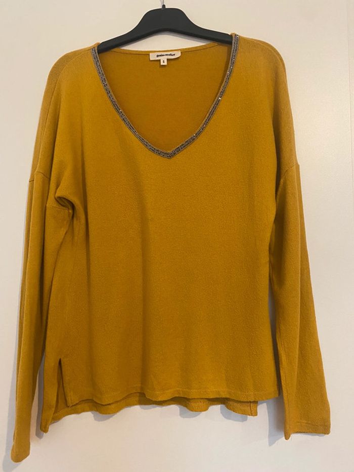 Pull moutarde grain de malice