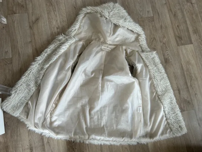 Aroma veste à poil blanche sans manches fausse fourrure, veste sans manches à capuche - photo numéro 10