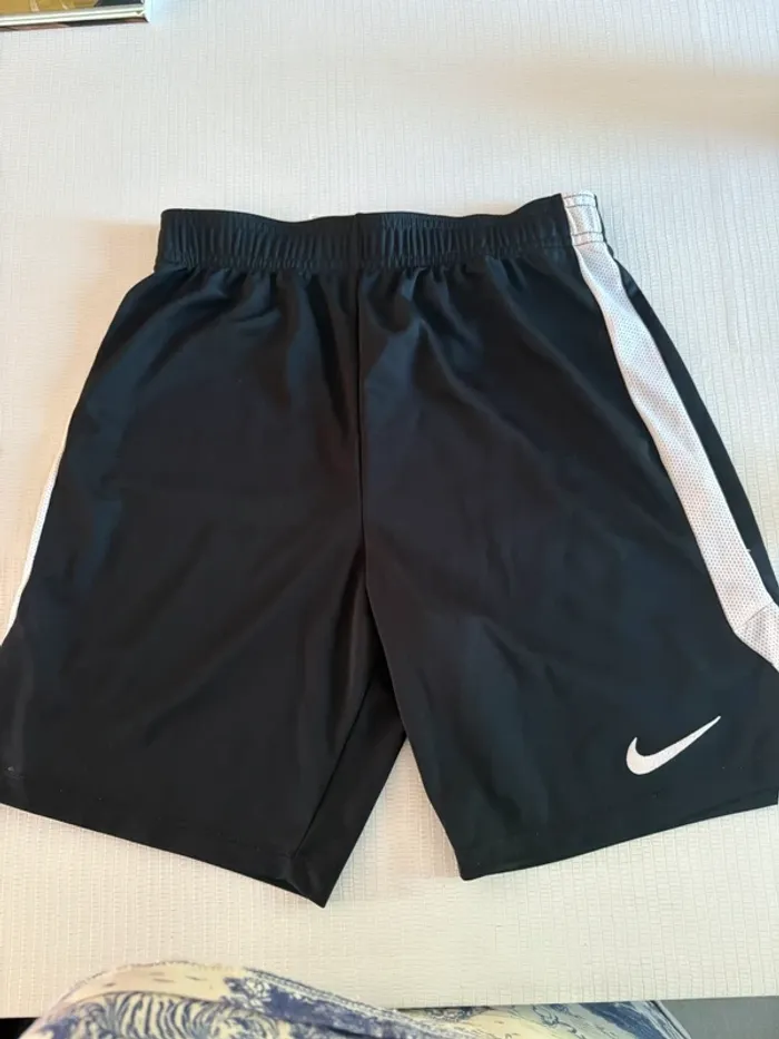 Short de sport Nike