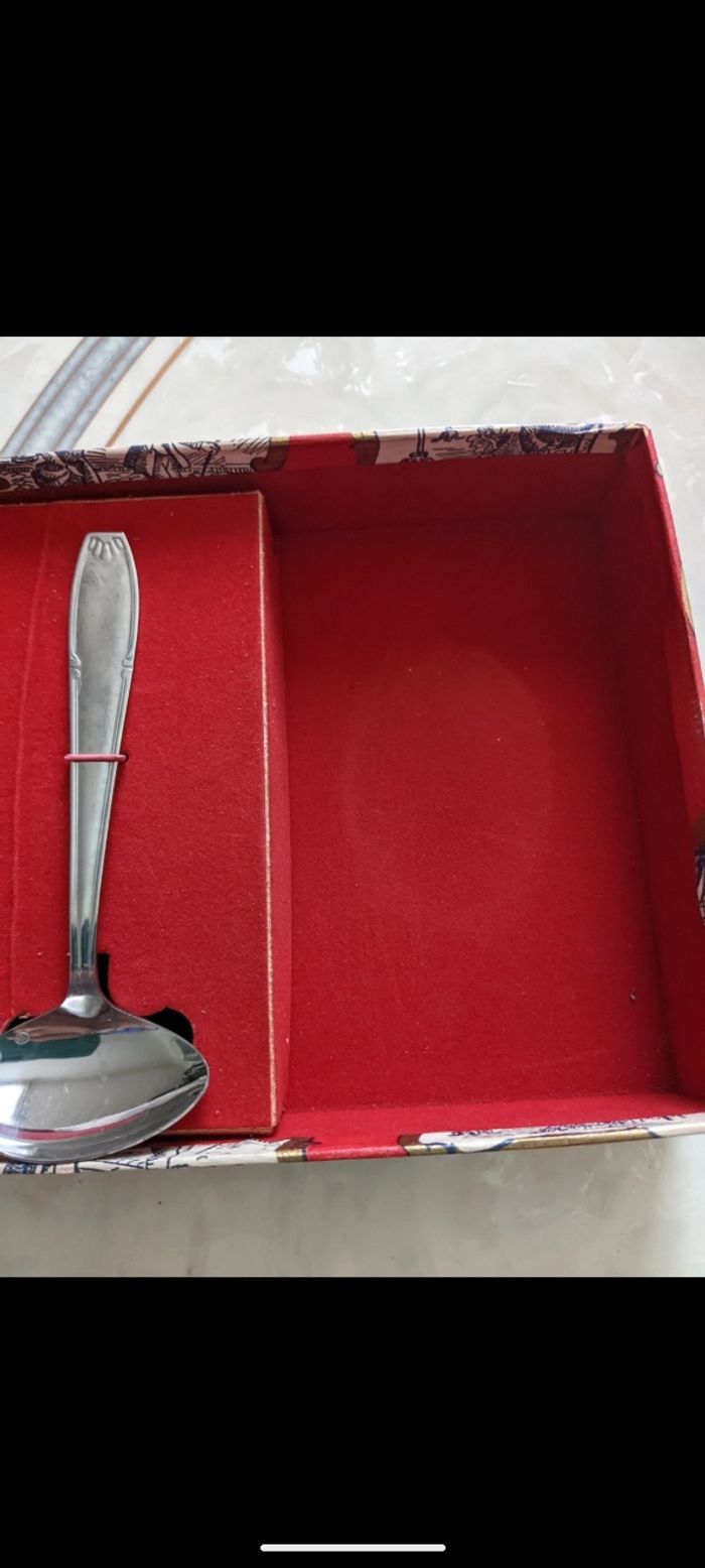 Magnifique soupière et sa cuillère assortie en inox. - photo numéro 8