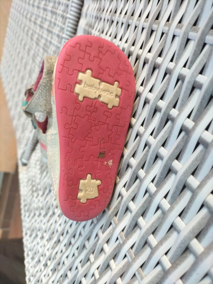 Chaussures gris et rose pointure 20 - photo numéro 3