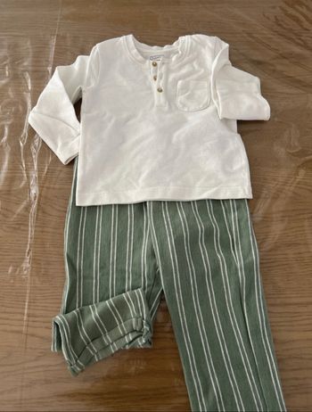 TEE shirt col bouton et pantalon à rayure