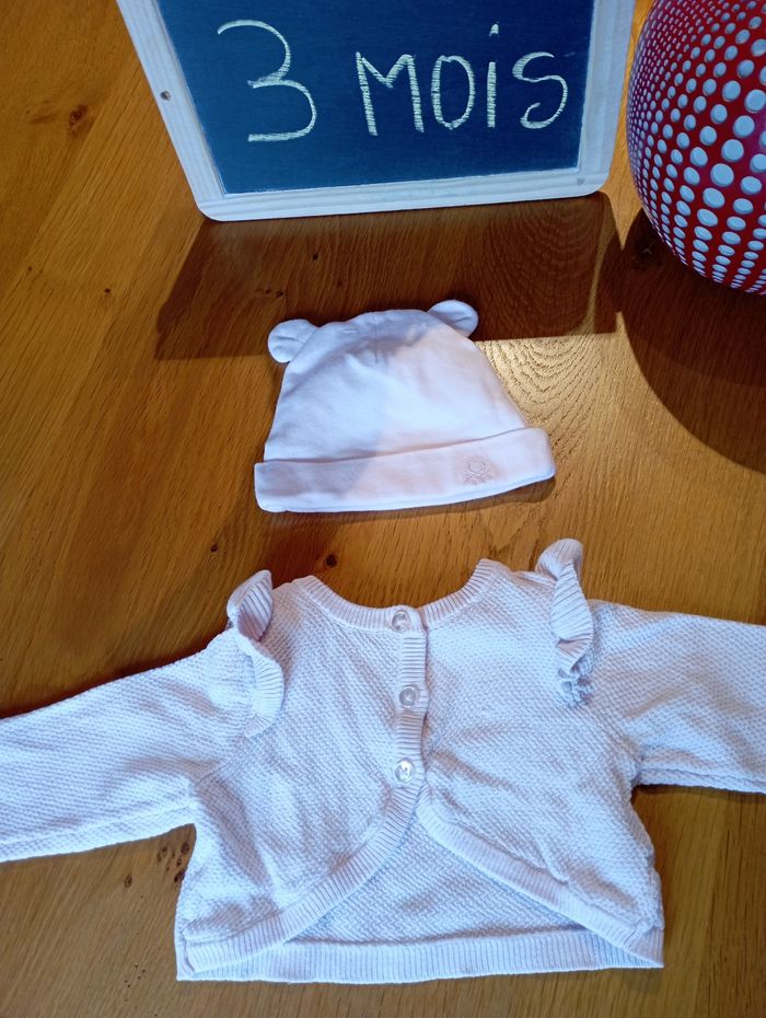 Gilet Orchestra et bonnet taille 3 mois en très bon état