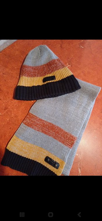 Ensemble écharpe  / bonnet taille 51