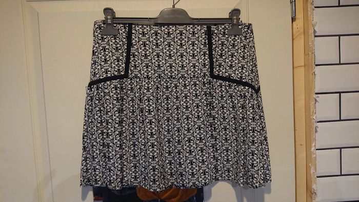 Jupe naf naf noir et blanc t 40