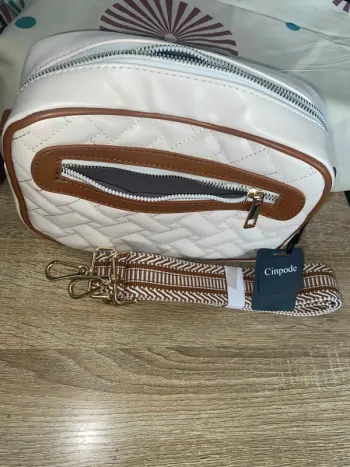 Sac bandoulière Cinpode blanc matelassé chic
