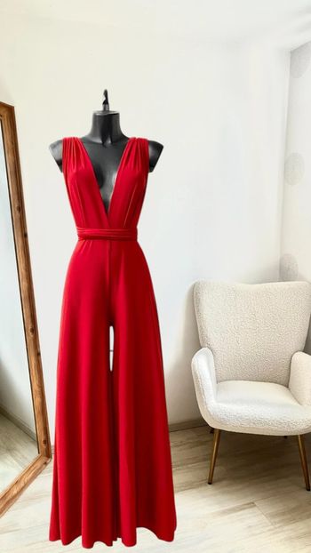 Combinaison rouge glamour dos nu plusieurs positions fabriquée en France