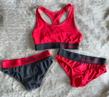 Ensemble sous vêtement de sport t.XS Reebok