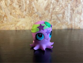 Idée cadeau 🎁 1 figurine Petshop LPS