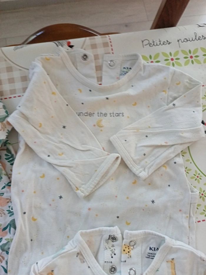 Lot de 4 pyjamas léger 9 mois - photo numéro 3