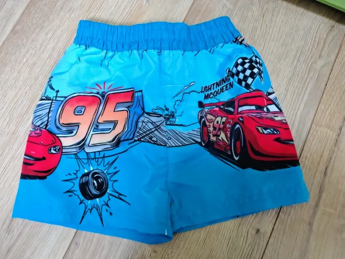 Maillot de bain Short de bain piscine mer cars Disney jamais porté
