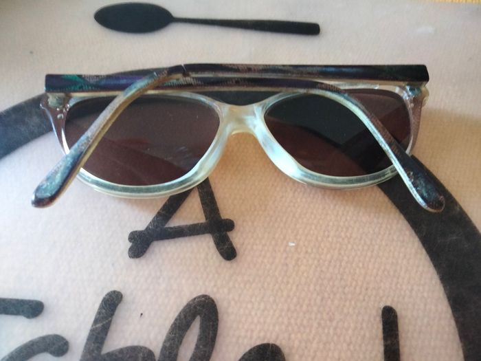 Lunettes de soleil - photo numéro 2