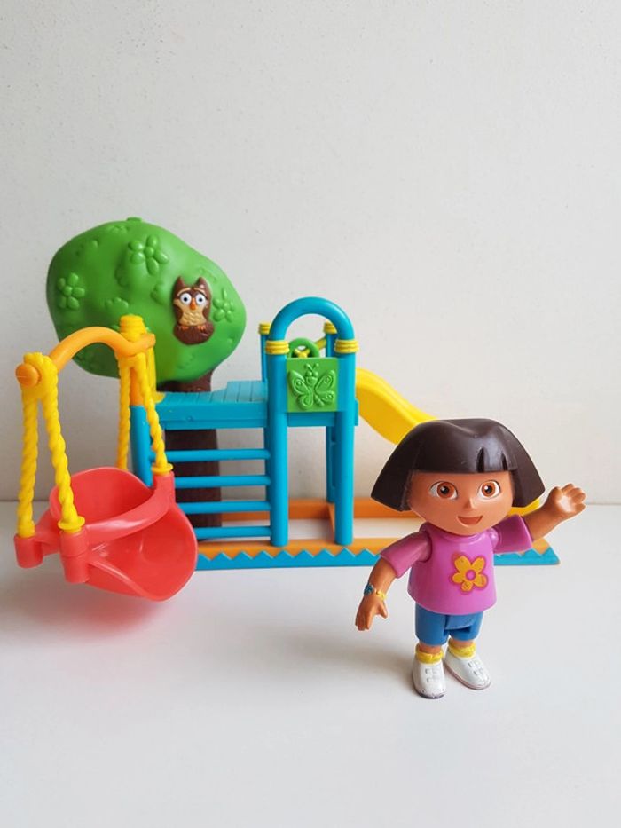 2 livres Dora L'exploratrice, figurine et aire de jeux - photo numéro 2