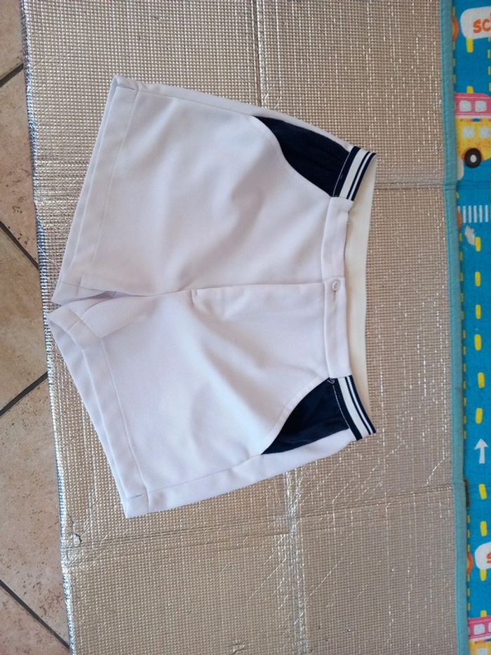 👵short polyester blanc bleu marine T46/48 - photo numéro 2