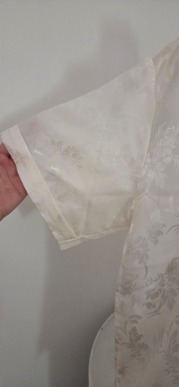 Chemisier satiné DAMART ivoire fleuri – effet soie, boutons dorés – T. L – comme neuf - photo numéro 6