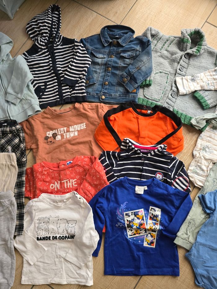Lot vêtements 12 mois - photo numéro 2
