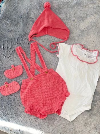 Ensemble 9 mois fille bonnet bodie chaussons barboteuse bloomer