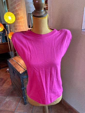 Zara t shirt sans manche avec épaulette taille s