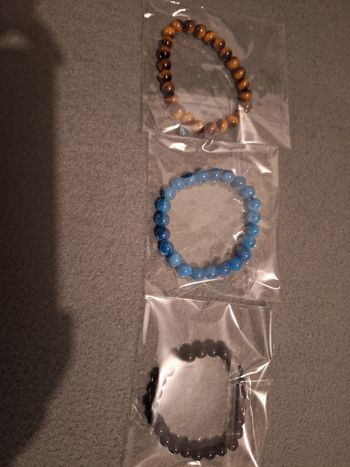 Lot de 3 bracelets elastiques avec perle neuf